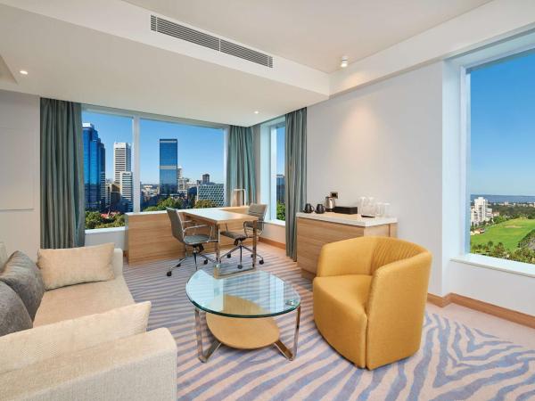 Doubletree By Hilton Perth Waterfront : photo 2 de la chambre deluxe king room with panoramic river view