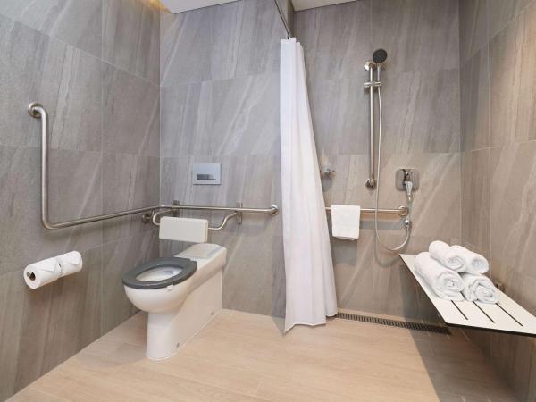 Doubletree By Hilton Perth Waterfront : photo 2 de la chambre chambre lit king-size - accessible aux personnes à mobilité réduite