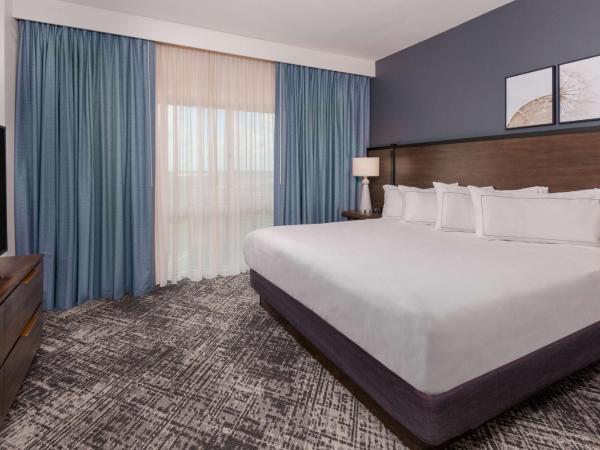 Hilton Charlotte Airport Hotel : photo 3 de la chambre suite lit king-size 2 chambres
