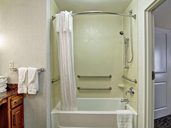 Homewood Suites by Hilton Oklahoma City-West : photo 6 de la chambre king suite with accessible tub - mobility and hearing access/non-smoking