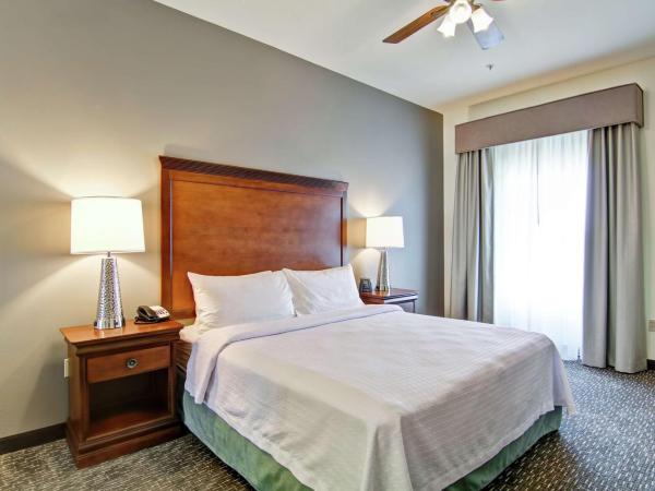 Homewood Suites by Hilton Oklahoma City-West : photo 2 de la chambre suite 2 chambres avec douche - accessible aux personnes à mobilité réduite