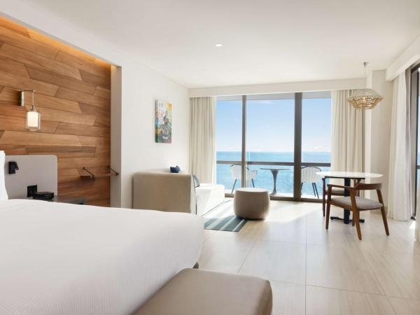 Hilton Cancun, an All-Inclusive Resort : photo 3 de la chambre chambre lit king-size d'angle - côté océan