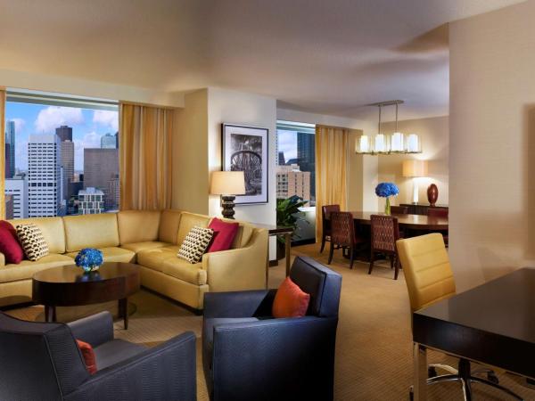 Hilton Americas - Houston : photo 2 de la chambre suite 1 chambre lit king-size