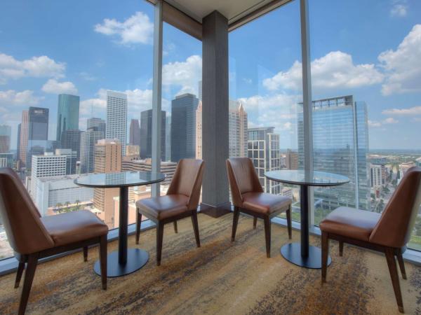 Hilton Americas - Houston : photo 6 de la chambre chambre lit king-size exécutive