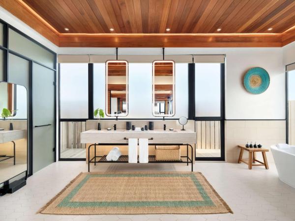 Hilton Maldives Amingiri Resort & Spa : photo 4 de la chambre villa 2 chambres sur l'eau avec piscine