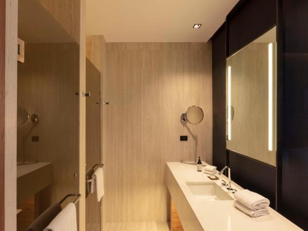 Hilton Monterrey Valle : photo 3 de la chambre chambre lit king-size deluxe