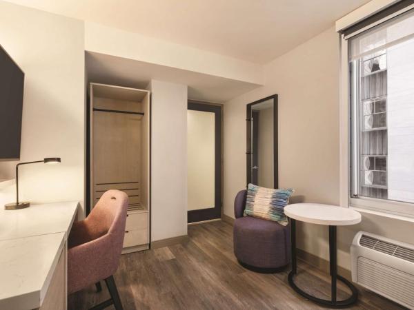 DoubleTree by Hilton New York Midtown Fifth Ave : photo 3 de la chambre chambre lit king-size