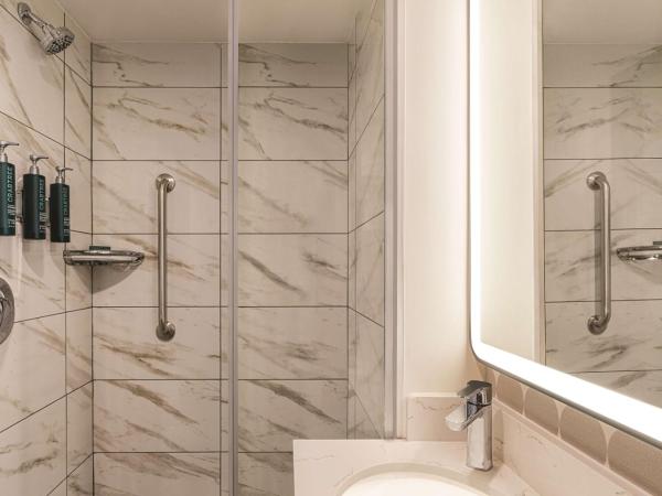 DoubleTree by Hilton New York Midtown Fifth Ave : photo 5 de la chambre chambre lit queen-size