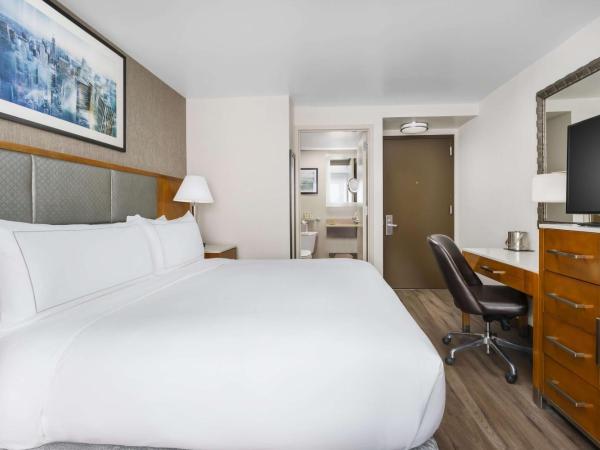 DoubleTree by Hilton Hotel New York City - Chelsea : photo 3 de la chambre chambre lit king-size - non-fumeurs