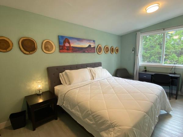 Hudson Homes&Suite : photo 1 de la chambre chambre double avec balcon