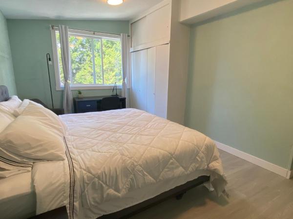 Hudson Homes&Suite : photo 2 de la chambre chambre double avec balcon