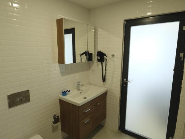 Tut Hotel : photo 9 de la chambre chambre familiale