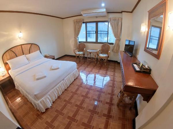 Roongruang Hotel : photo 1 de la chambre chambre double supérieure