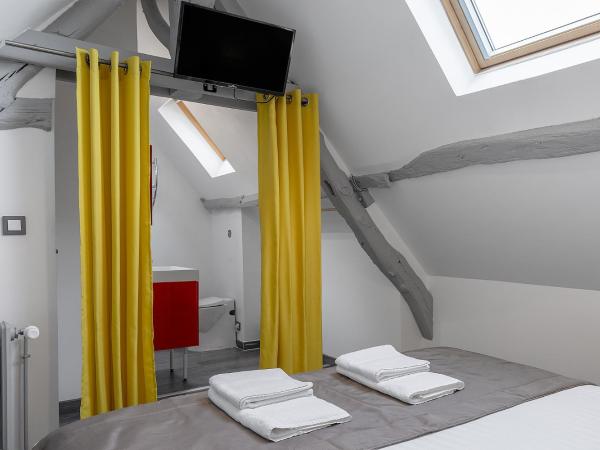 Chambres d'hôte - Clos d'Allonne : photo 2 de la chambre chambre double - mansardée