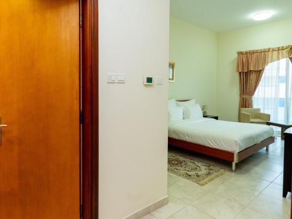 Al Raya Hotel Apartments : photo 9 de la chambre appartement supérieur