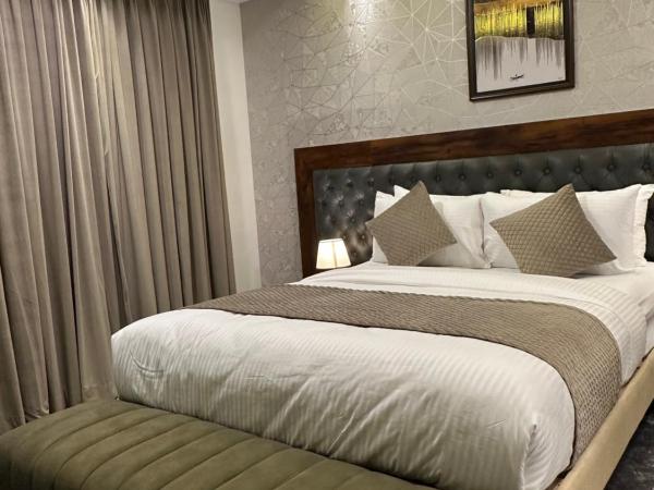 ROYAL ACE LUXUR : photo 2 de la chambre chambre double supérieure