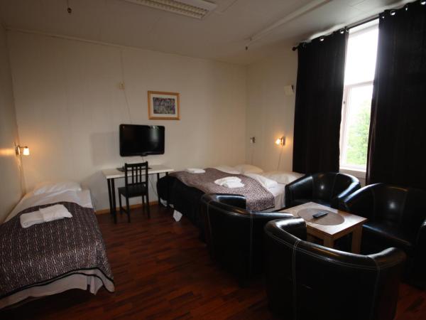 Ami Hotel : photo 1 de la chambre chambre familiale avec salle de bains commune