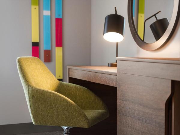 Hampton Inn & Suites Kelowna, British Columbia, Canada : photo 3 de la chambre chambre avec 2 lits queen-size - adaptée aux personnes malentendantes - non-fumeurs