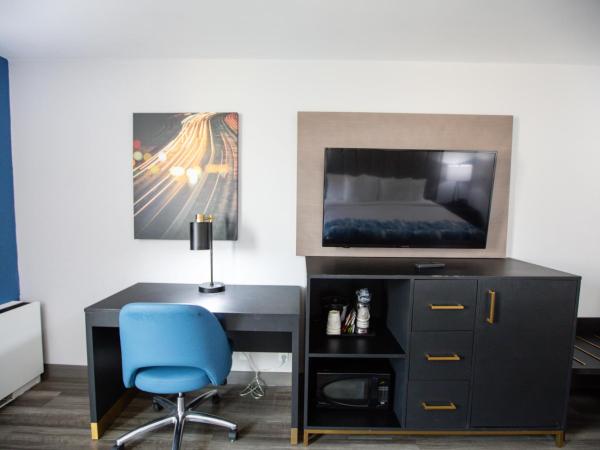 La Quinta by Wyndham Dallas I-35 Walnut Hill Ln : photo 3 de la chambre chambre deluxe avec 2 lits queen-size