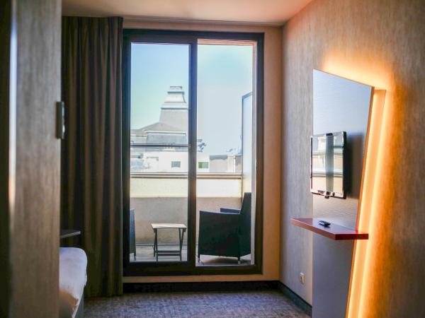 ibis Styles Poitiers Centre : photo 7 de la chambre chambre classique avec balcon