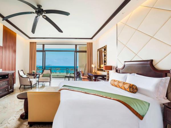 The St. Regis Sanya Yalong Bay Resort : photo 7 de la chambre chambre premium océan avec 1 lit king-size et balcon - côté océan