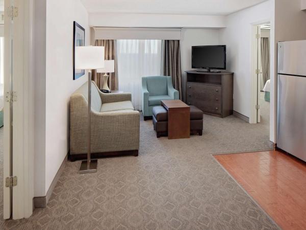 Homewood Suites by Hilton Dallas Market Center : photo 1 de la chambre suite 2 chambres avec 1 lit king-size et 2 lits doubles - non-fumeurs
