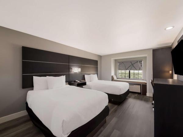 Best Western SeaWorld San Antonio : photo 3 de la chambre chambre double avec 2 lits doubles et baignoire - accessible aux personnes à mobilité réduite/non-fumeurs