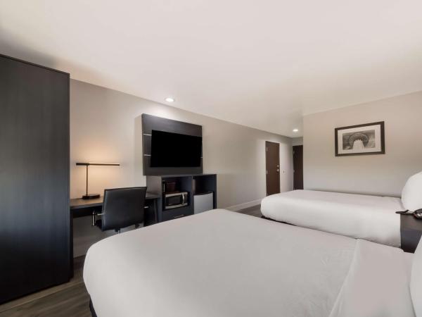 Best Western SeaWorld San Antonio : photo 2 de la chambre chambre double avec 2 lits doubles et baignoire - accessible aux personnes à mobilité réduite/non-fumeurs