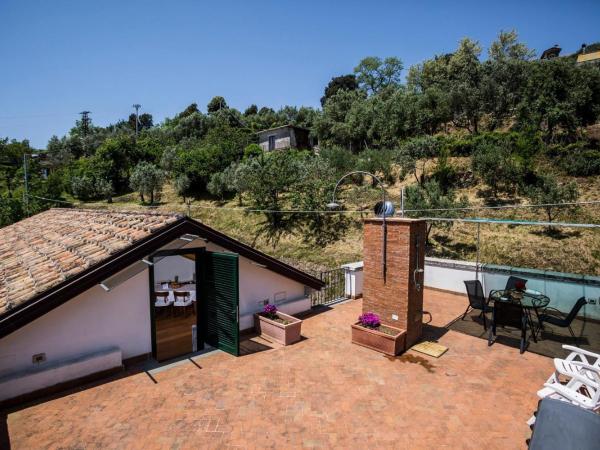 Agriturismo Villa Lupara : photo 1 de la chambre chambre familiale - vue sur mer
