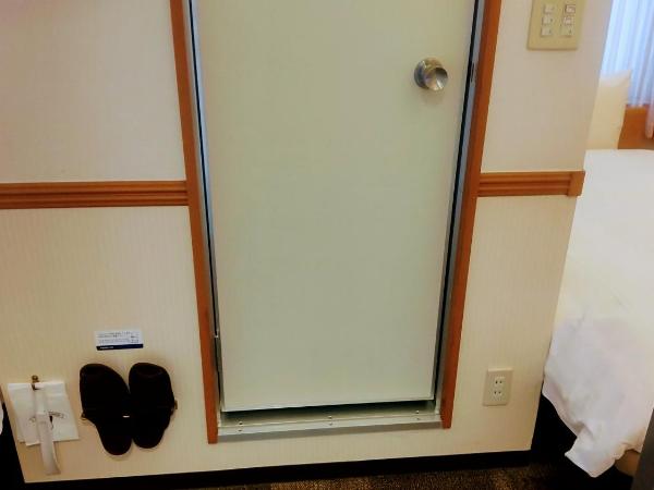Toyoko Inn Shin-Osaka Chuo-guchi Shinkan : photo 4 de la chambre chambre lits jumeaux - fumeurs