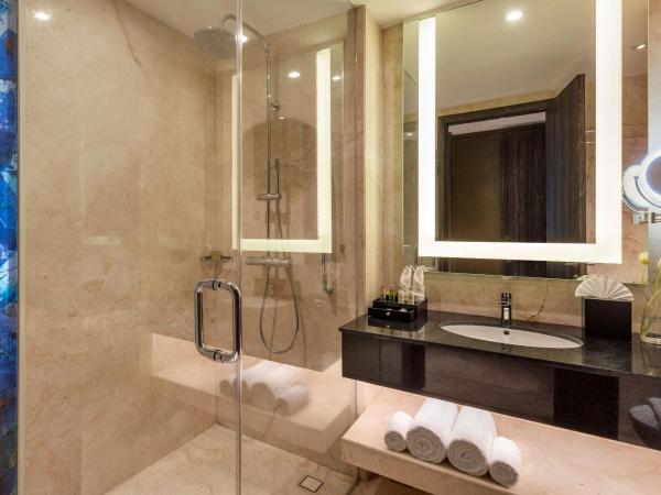 DoubleTree by Hilton Surabaya : photo 3 de la chambre chambre lit king-size