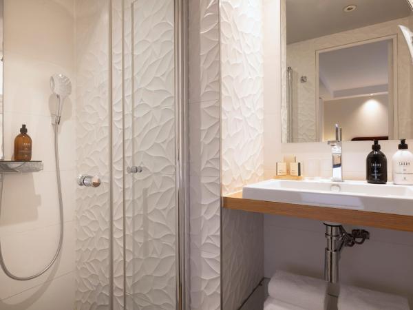 Hotel Chavanel : photo 3 de la chambre chambre double classique