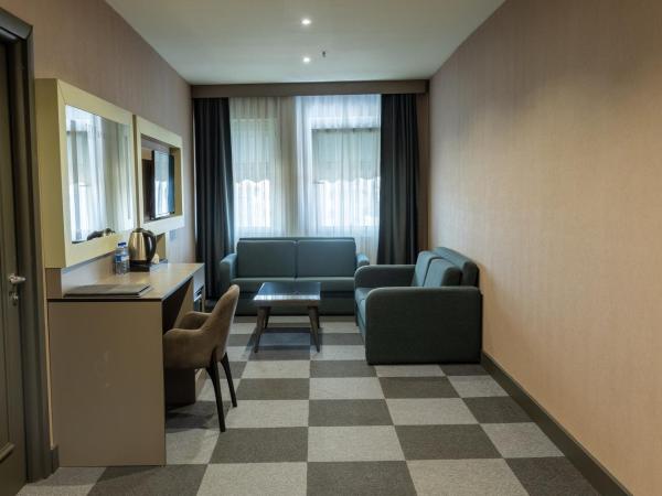 Tryp By Wyndham Istanbul Sancaktepe : photo 3 de la chambre suite lit king-size - fumeurs