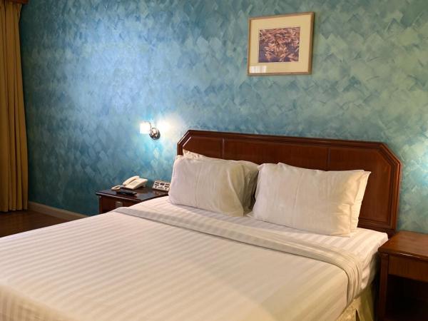 Hotel Sandakan : photo 7 de la chambre selingan deluxe king room