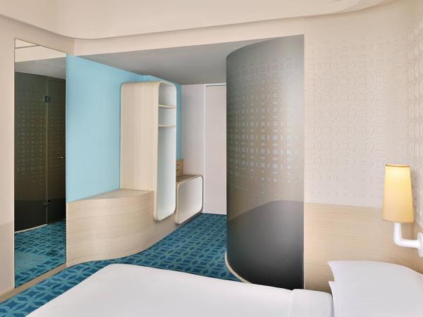 Fairfield by Marriott Hyderabad Gachibowli : photo 4 de la chambre  superior room, 1 queen bed, city view