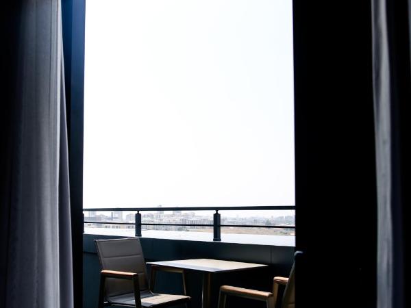 Best Western Premier Karsiyaka Convention & Spa Hotel : photo 10 de la chambre suite lit king-size premier - vue panoramique