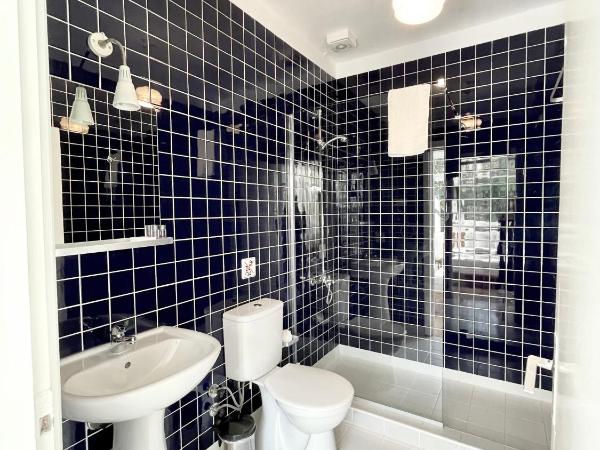 Petek Pansiyon Fenerbahce Kadikoy : photo 4 de la chambre chambre double Économique