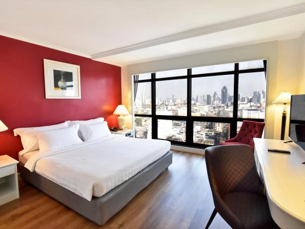 Grand China Bangkok : photo 1 de la chambre hébergement lit king-size supérieur - vue sur rivière