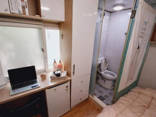 Haechi Stay GuestHouse - For foreigners only : photo 1 de la chambre chambre simple avec salle de bains privative