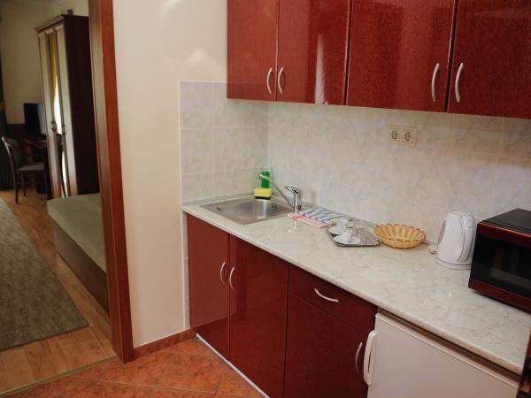 Apartman Bella Hotel : photo 10 de la chambre appartement 2 chambres