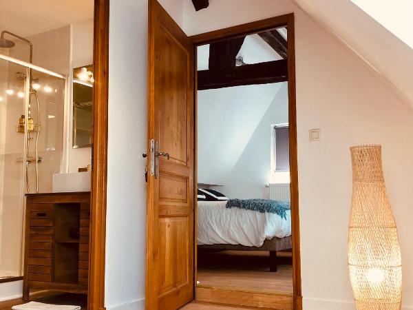 L'AMANTINE Chambres d'hôtes et gîte : photo 2 de la chambre chambre double avec salle de bains privative