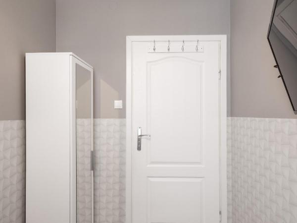 ClickTheFlat Żurawia Street Apart Rooms : photo 2 de la chambre chambre simple