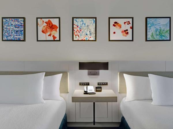 Hilton Garden Inn Jacksonville JTB/Deerwood Park : photo 2 de la chambre chambre double avec 2 lits doubles