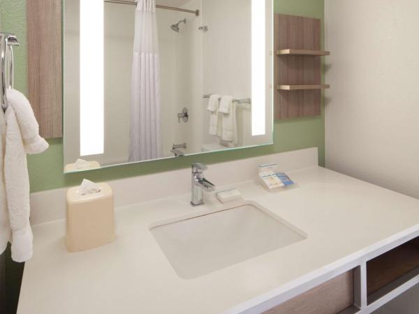 Hilton Garden Inn Jacksonville JTB/Deerwood Park : photo 2 de la chambre chambre lit king-size deluxe