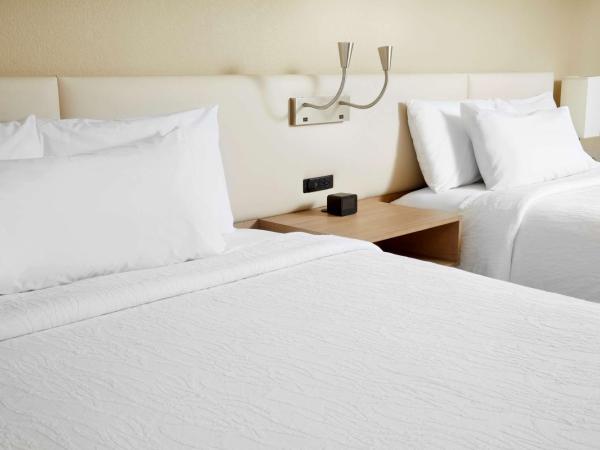 Hilton Garden Inn Savannah Midtown : photo 3 de la chambre chambre avec 2 grands lits queen-size 