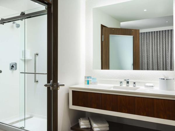 Hampton Inn & Suites Santa Monica : photo 5 de la chambre grand studio suite lit king-size - non-fumeurs