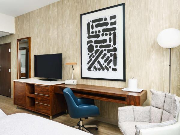 Hampton Inn & Suites Santa Monica : photo 1 de la chambre chambre 2 lits queen-size - non-fumeurs