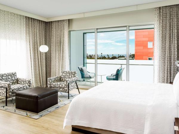 Hampton Inn & Suites Santa Monica : photo 2 de la chambre suite studio lit king-size avec balcon - non-fumeurs