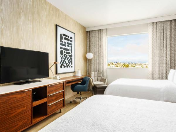 Hampton Inn & Suites Santa Monica : photo 2 de la chambre chambre 2 lits queen-size - non-fumeurs