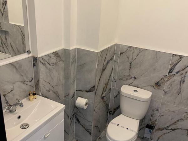 RESIDENCY LUXURY SEAFRONT HOTEL : photo 3 de la chambre suite lit king-size avec baignoire spa